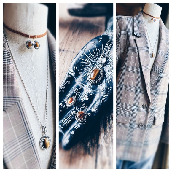 Avon Necklace & Earrings - Picture 2 of 10